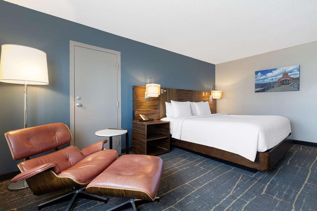 The Lux Hotel & Conference Center, Ascend Hotel Collection Уотерлу Номер фото
