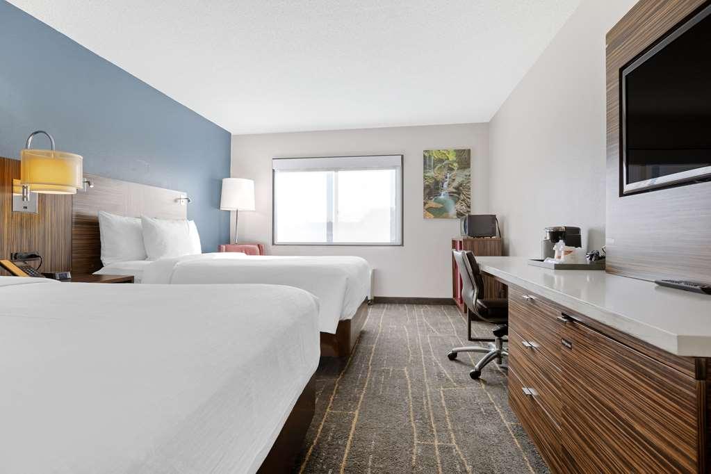 The Lux Hotel & Conference Center, Ascend Hotel Collection Уотерлу Номер фото