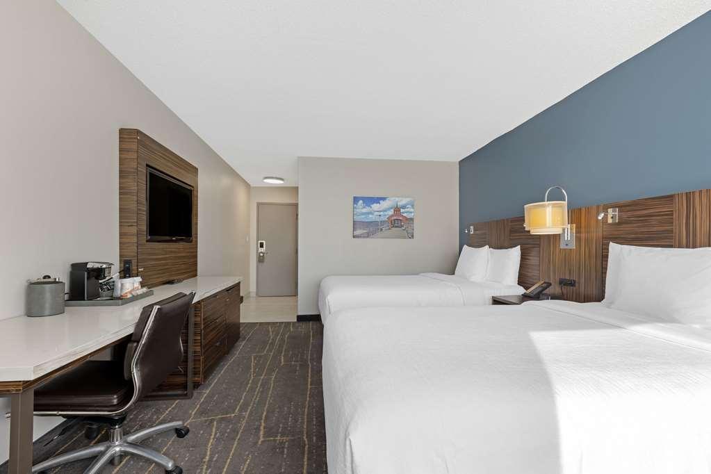 The Lux Hotel & Conference Center, Ascend Hotel Collection Уотерлу Номер фото