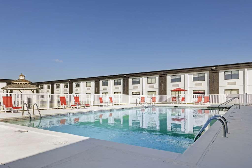 The Lux Hotel & Conference Center, Ascend Hotel Collection Уотерлу Удобства фото