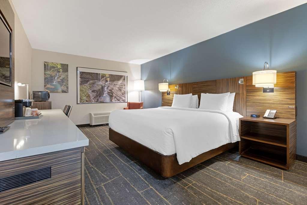 The Lux Hotel & Conference Center, Ascend Hotel Collection Уотерлу Номер фото