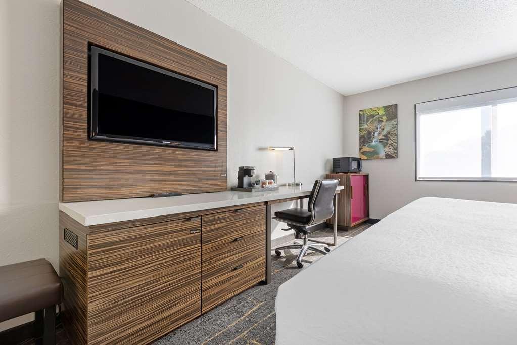 The Lux Hotel & Conference Center, Ascend Hotel Collection Уотерлу Номер фото